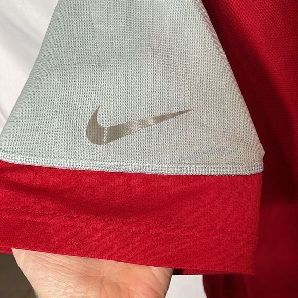 Nike Fit Men’s V-Neck Red/Grey Short Sleeve Shirt. Size Large. - Picture 8 of 10
